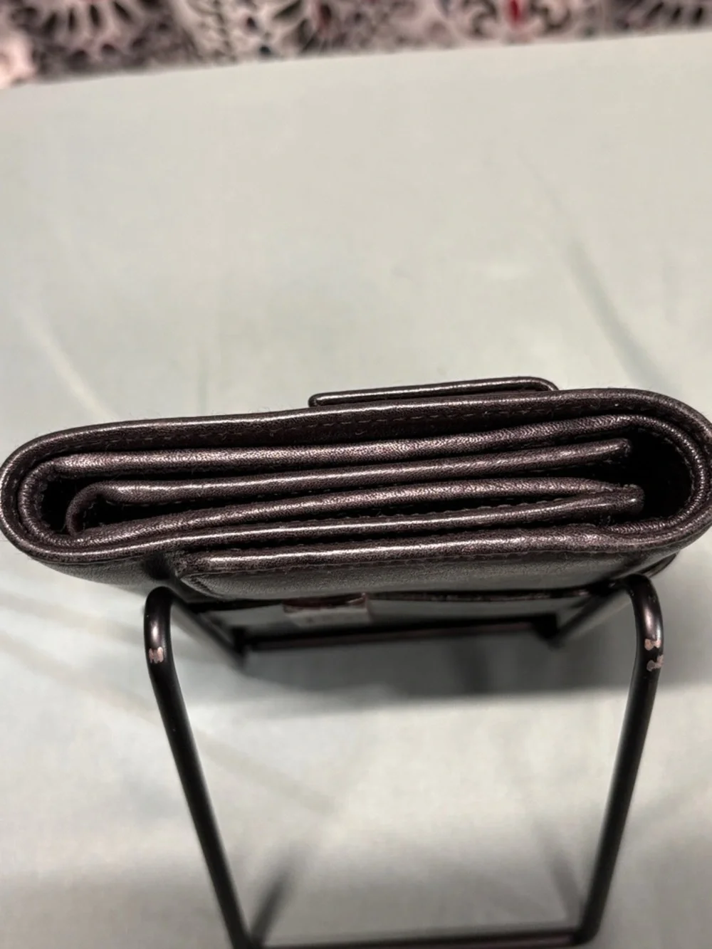 Vintage Gucci Black Smooth Leather Compact Wallet | Tom Ford Era - Picture 5 of 11